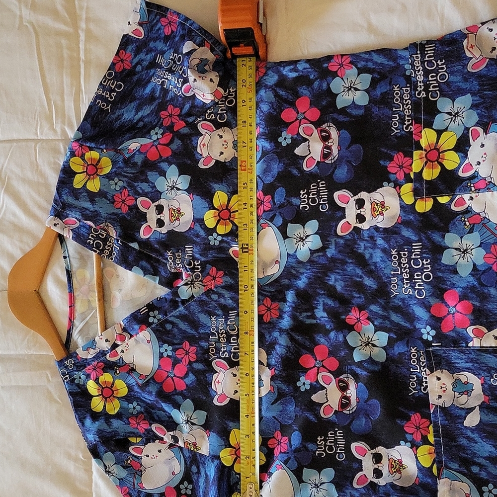 CUTE SCRUBS TOP - Picture 5 of 7
